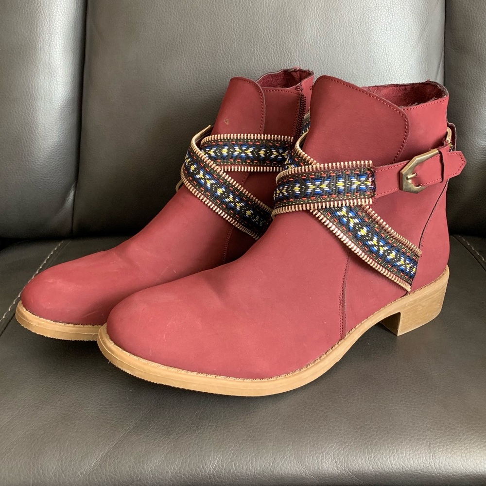 Maroon Faux Leather Ankle Boots - Size 10 - Aztec